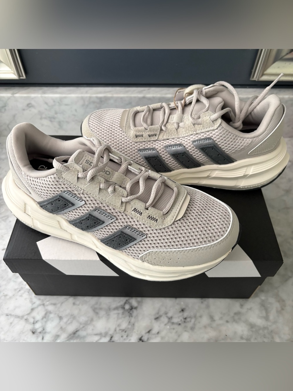 Adidas Astrastar Women’s Running Athletic Shoe Size 6.5 White Gray Black